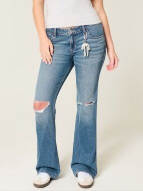 NEW Hollister Low Rise Boot Size 6 Distressed Medium Wash Jeans 28R NWT